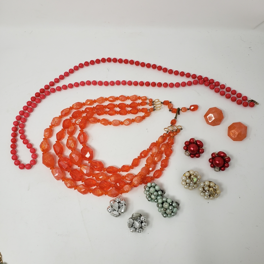 Elegant Orange and Red Beaded Jewelry Set